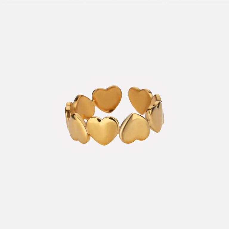 Bague en forme de plusieurs coeurs