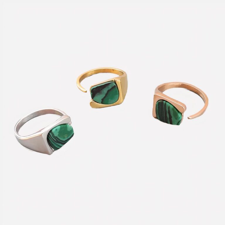 3 bagues design avec des pierre de malachite