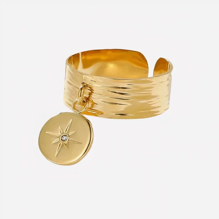 Bague épaisse breloque étoile et strass Bague épaisse breloque étoile et strass