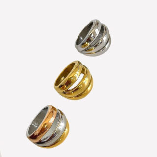 3 bagues originales composees de trois anneaux en acier inoxydable de differentes couleurs