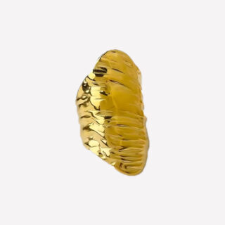 bague dorée large martelée