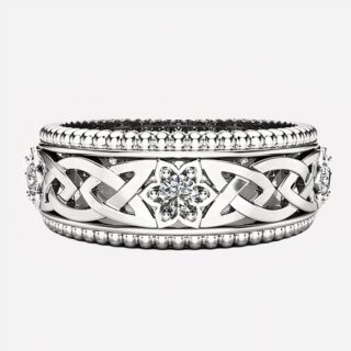 Anneau bague argenté sur fond blanc.