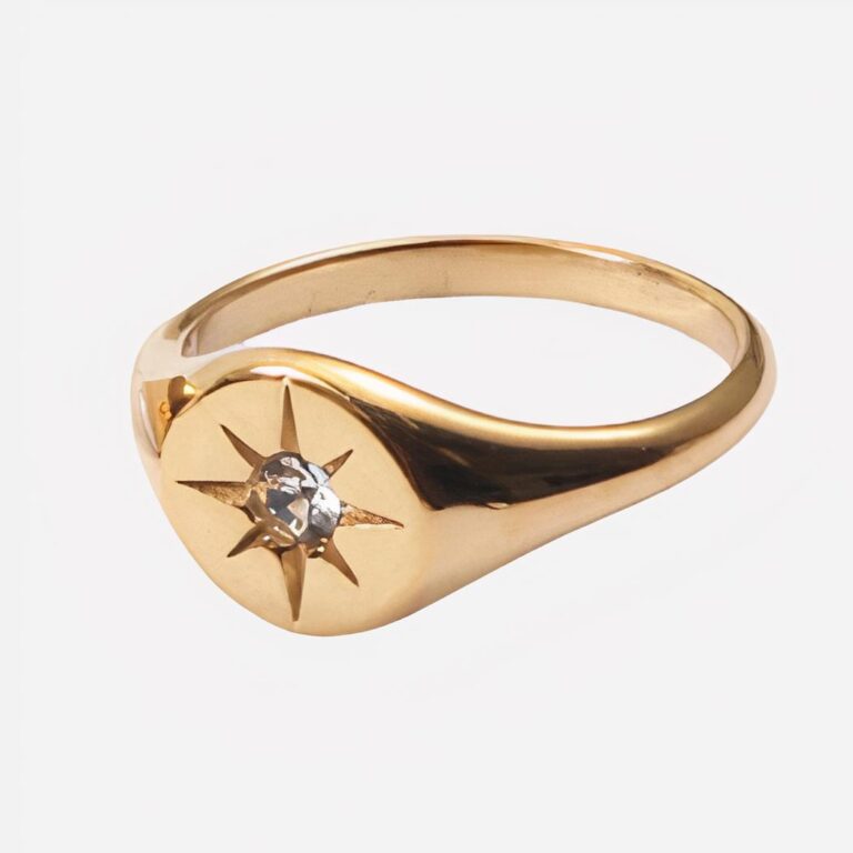 Bague chevalière dorée avec étoile pour femme Bague chevalière dorée avec étoile pour femme