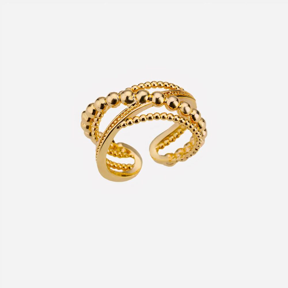 Photo d'une bague dorée ouverte torsadée et perlée pour auriculaire femme sur un fond blanc