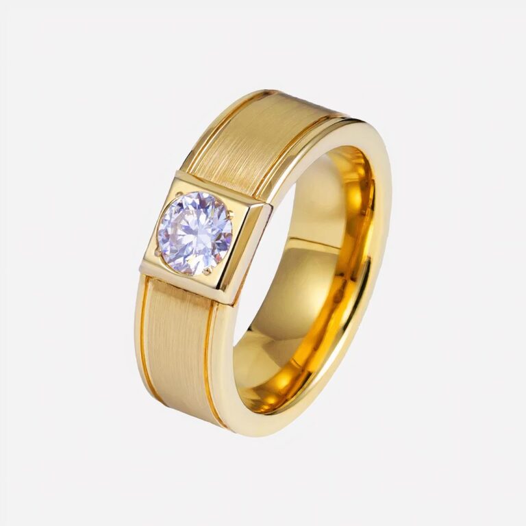 Bague homme moderne anneau brossé en tungstène et moissanite Photo d'une bague homme moderne en tungstène doré brossé et moissanite sur fond blanc