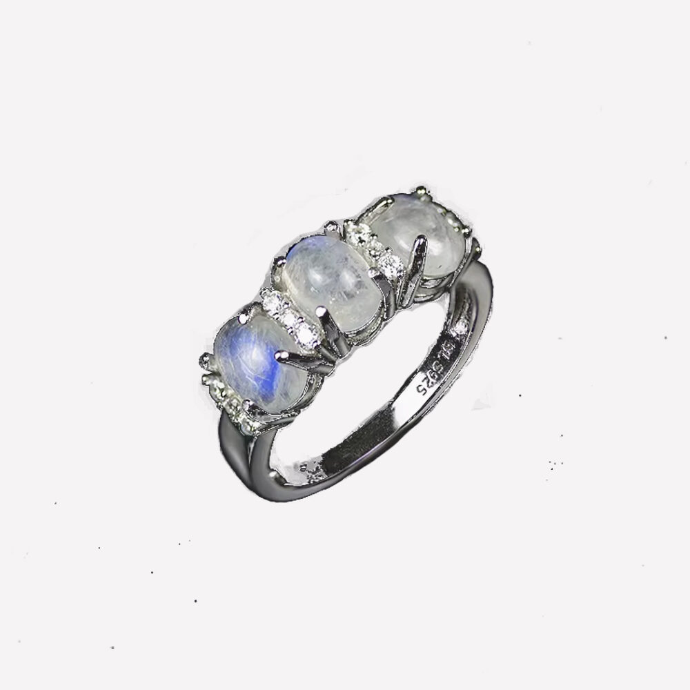 Bague élégante trois pierres de lune