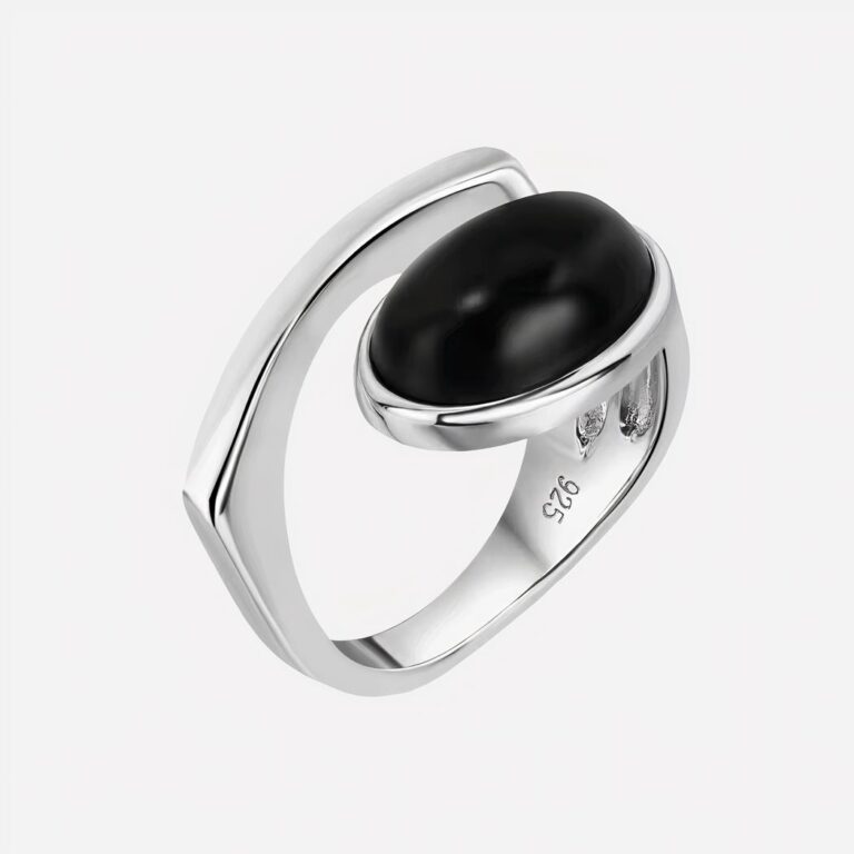 Bague moderne avec Agate pour femme Bague argentée avec une pierre noire.